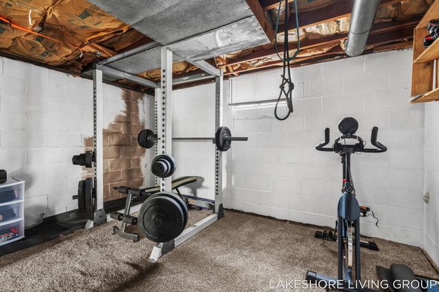 112 E 40th Street, Holland City, MI 49423