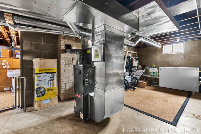 112 E 40th Street, Holland City, MI 49423