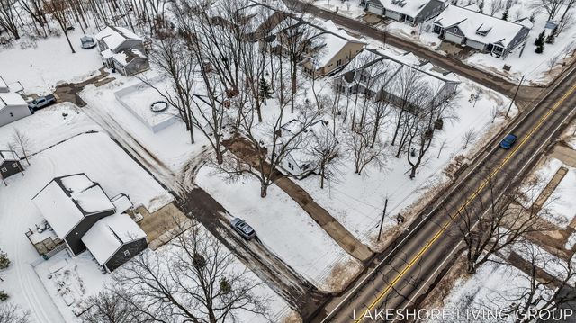 112 E 40th Street, Holland City, MI 49423