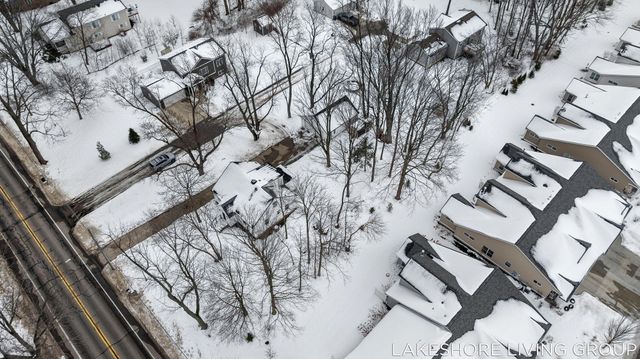 112 E 40th Street, Holland City, MI 49423