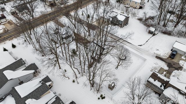 112 E 40th Street, Holland City, MI 49423