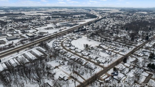 112 E 40th Street, Holland City, MI 49423