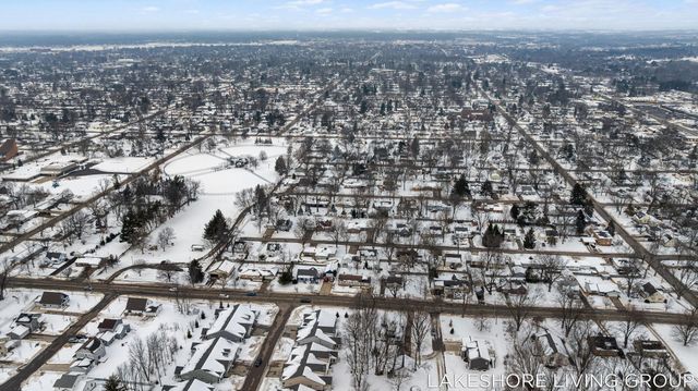 112 E 40th Street, Holland City, MI 49423