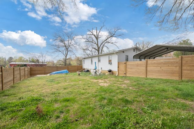 252 Luna St, Decaturville, TN 38329
