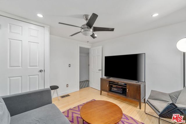 4511 Brunswick Avenue, Los Angeles, CA 90039