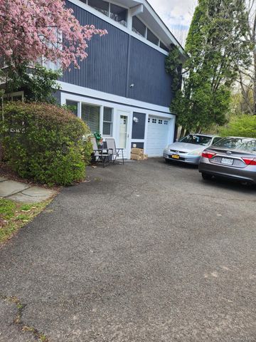 8 Keri Lane, Spring Valley, NY 10977