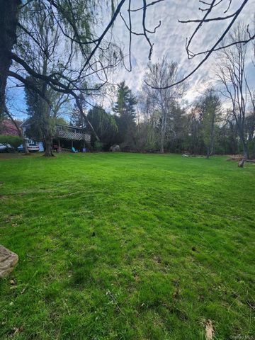 8 Keri Lane, Spring Valley, NY 10977