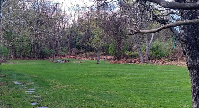 8 Keri Lane, Spring Valley, NY 10977