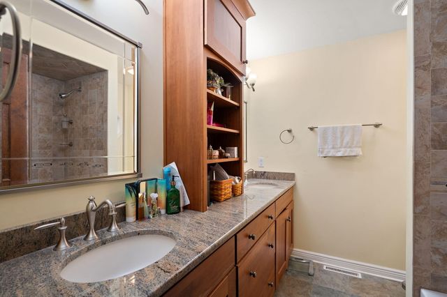 144 Westchester Lane, Valparaiso, IN 46385