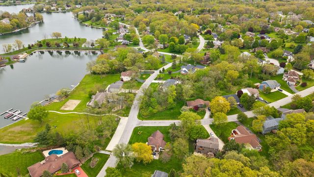 144 Westchester Lane, Valparaiso, IN 46385
