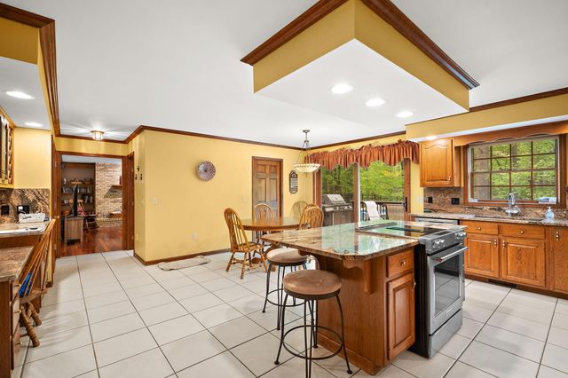 144 Westchester Lane, Valparaiso, IN 46385