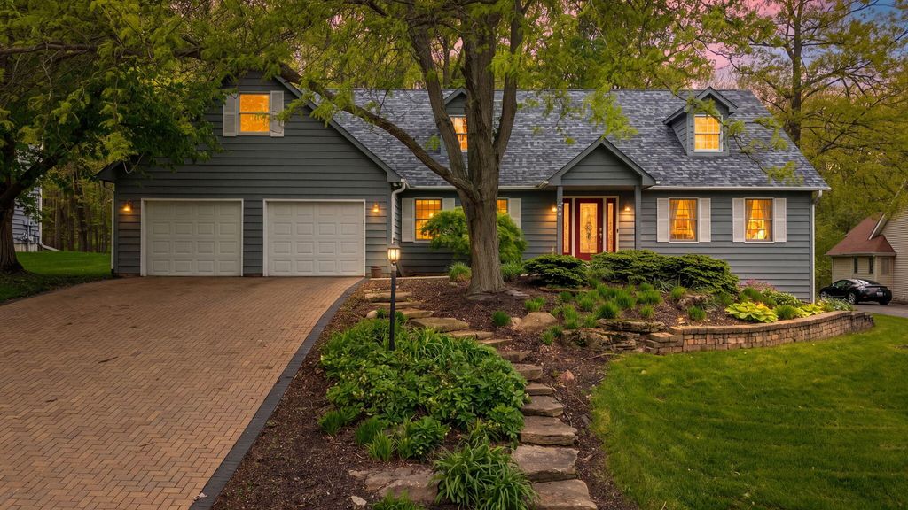 144 Westchester Lane, Valparaiso, IN 46385