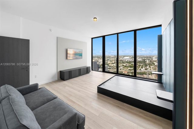20 NE 11 Street 5204, Miami Beach, FL 33139