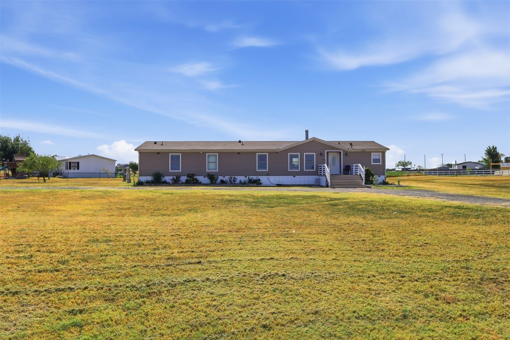 5812 Black Springs Lane, Joshua, TX 76058 — photo 3