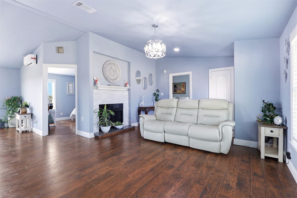 5812 Black Springs Lane, Joshua, TX 76058 — photo 5