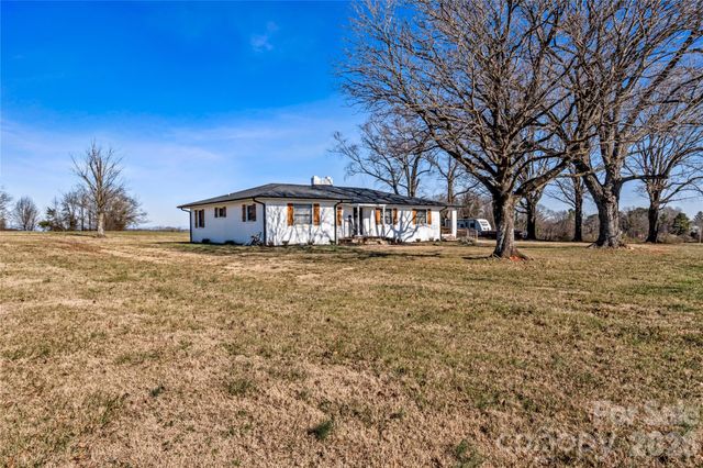 2432 Holcomb Road, Yadkinville, NC 27055