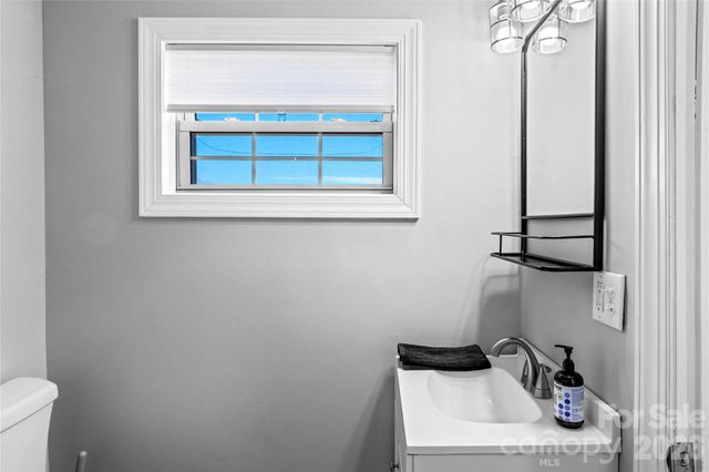 2432 Holcomb Road, Yadkinville, NC 27055