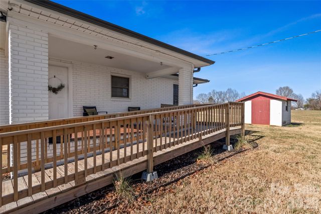 2432 Holcomb Road, Yadkinville, NC 27055