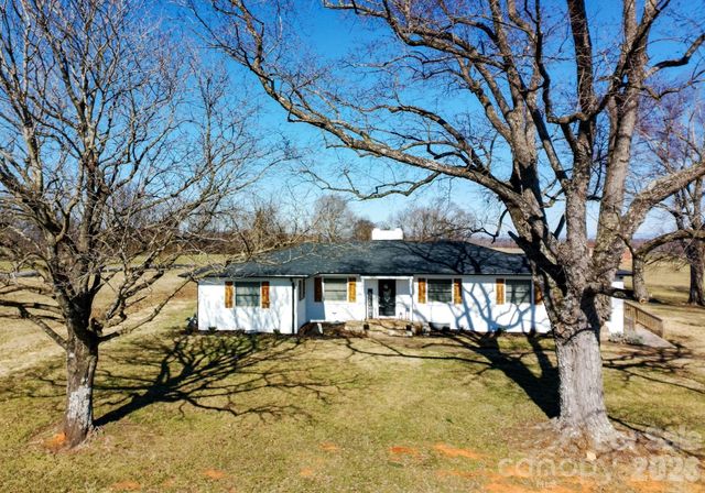 2432 Holcomb Road, Yadkinville, NC 27055