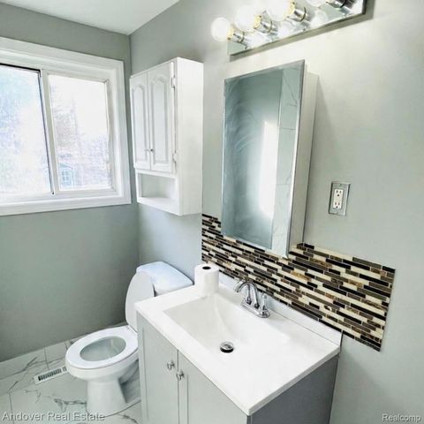 29239 Cambridge Street, Garden City, MI 48135