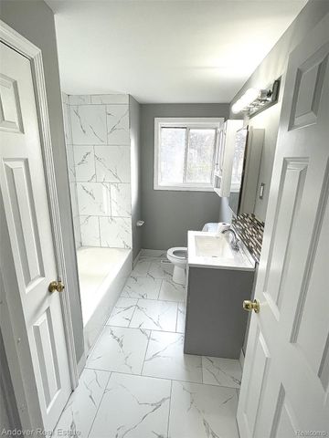 29239 Cambridge Street, Garden City, MI 48135