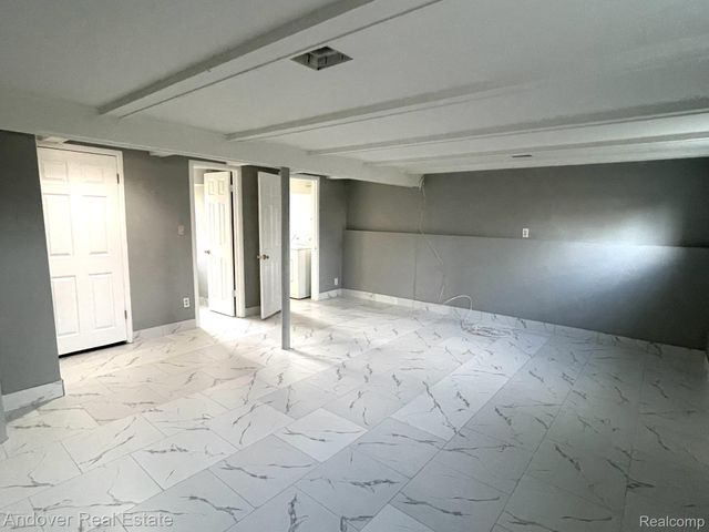 29239 Cambridge Street, Garden City, MI 48135