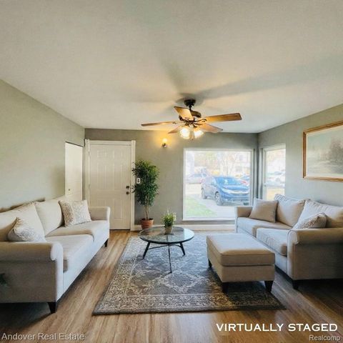 29239 Cambridge Street, Garden City, MI 48135