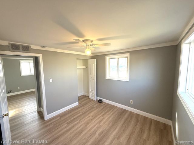 29239 Cambridge Street, Garden City, MI 48135