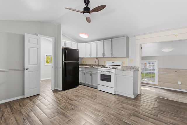 194 Buckley Rd Unit 130, Weare, NH 03281