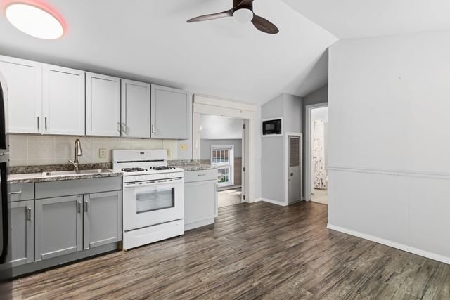 194 Buckley Rd Unit 130, Weare, NH 03281
