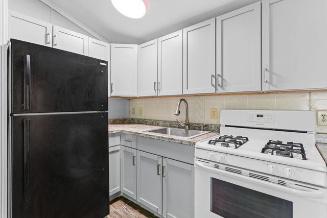 194 Buckley Rd Unit 130, Weare, NH 03281