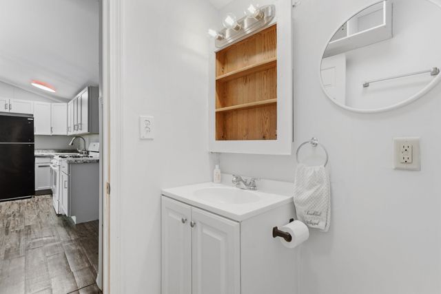 194 Buckley Rd Unit 130, Weare, NH 03281