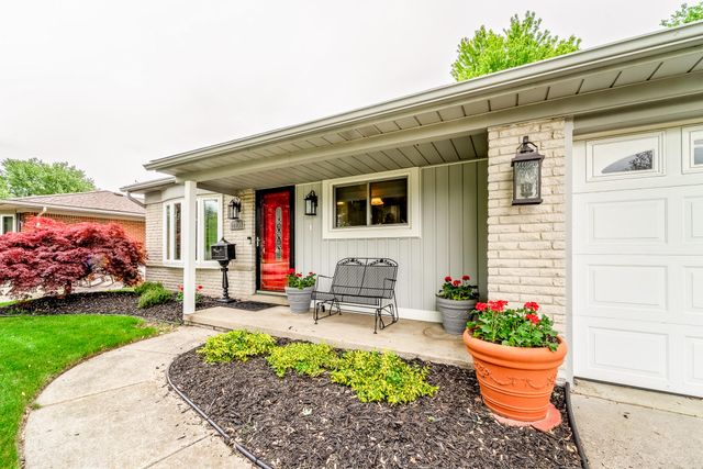 11109 S Maplelawn Avenue, Taylor, MI 48180