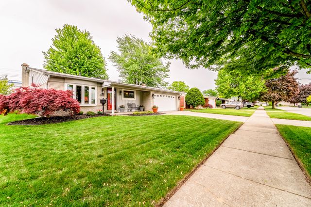11109 S Maplelawn Avenue, Taylor, MI 48180