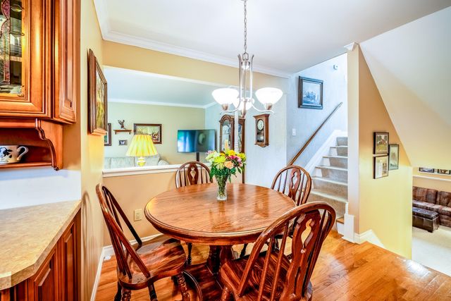 11109 S Maplelawn Avenue, Taylor, MI 48180