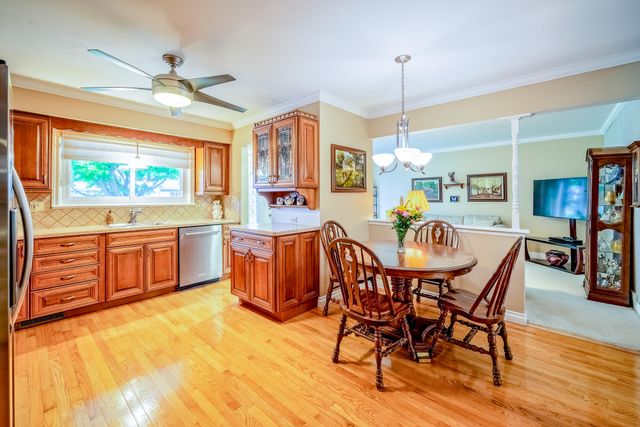 11109 S Maplelawn Avenue, Taylor, MI 48180