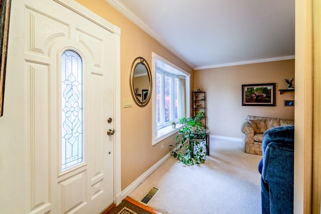 11109 S Maplelawn Avenue, Taylor, MI 48180