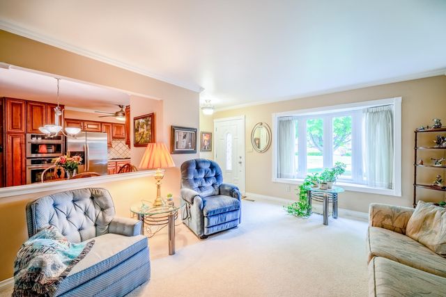 11109 S Maplelawn Avenue, Taylor, MI 48180
