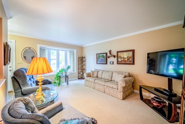 11109 S Maplelawn Avenue, Taylor, MI 48180