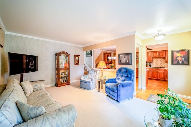 11109 S Maplelawn Avenue, Taylor, MI 48180