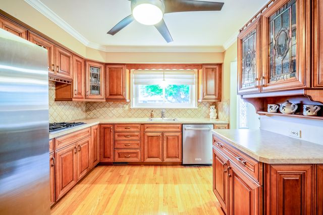 11109 S Maplelawn Avenue, Taylor, MI 48180