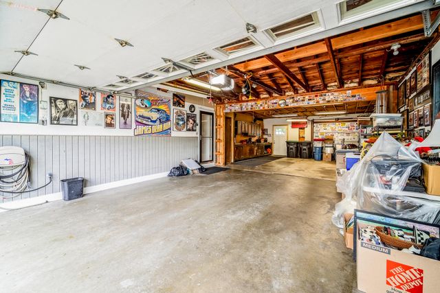 11109 S Maplelawn Avenue, Taylor, MI 48180