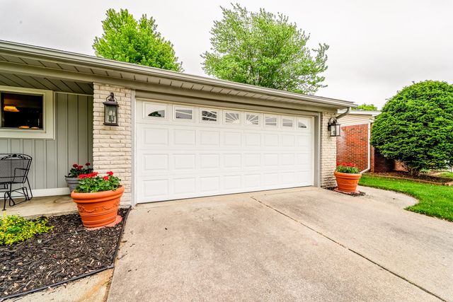 11109 S Maplelawn Avenue, Taylor, MI 48180