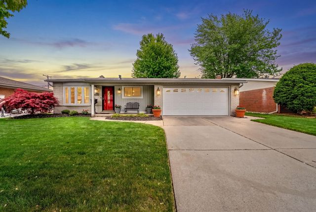 11109 S Maplelawn Avenue, Taylor, MI 48180