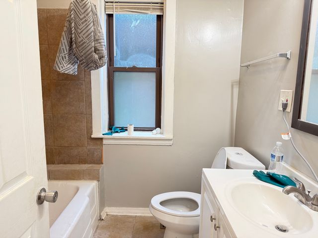 8411 S Elizabeth Street, Chicago, IL 60620