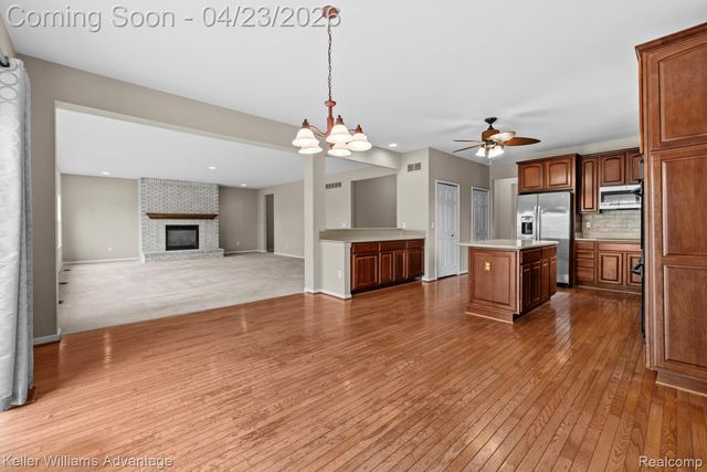 4100 Norwich Court, Oakland Charter Township, MI 48306