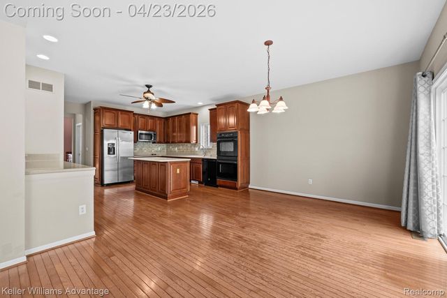 4100 Norwich Court, Oakland Charter Township, MI 48306