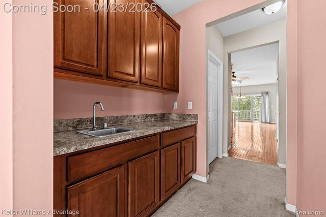 4100 Norwich Court, Oakland Charter Township, MI 48306