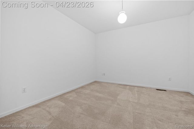4100 Norwich Court, Oakland Charter Township, MI 48306