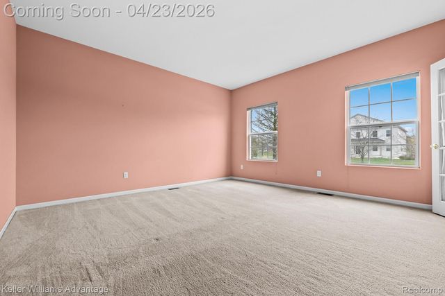 4100 Norwich Court, Oakland Charter Township, MI 48306